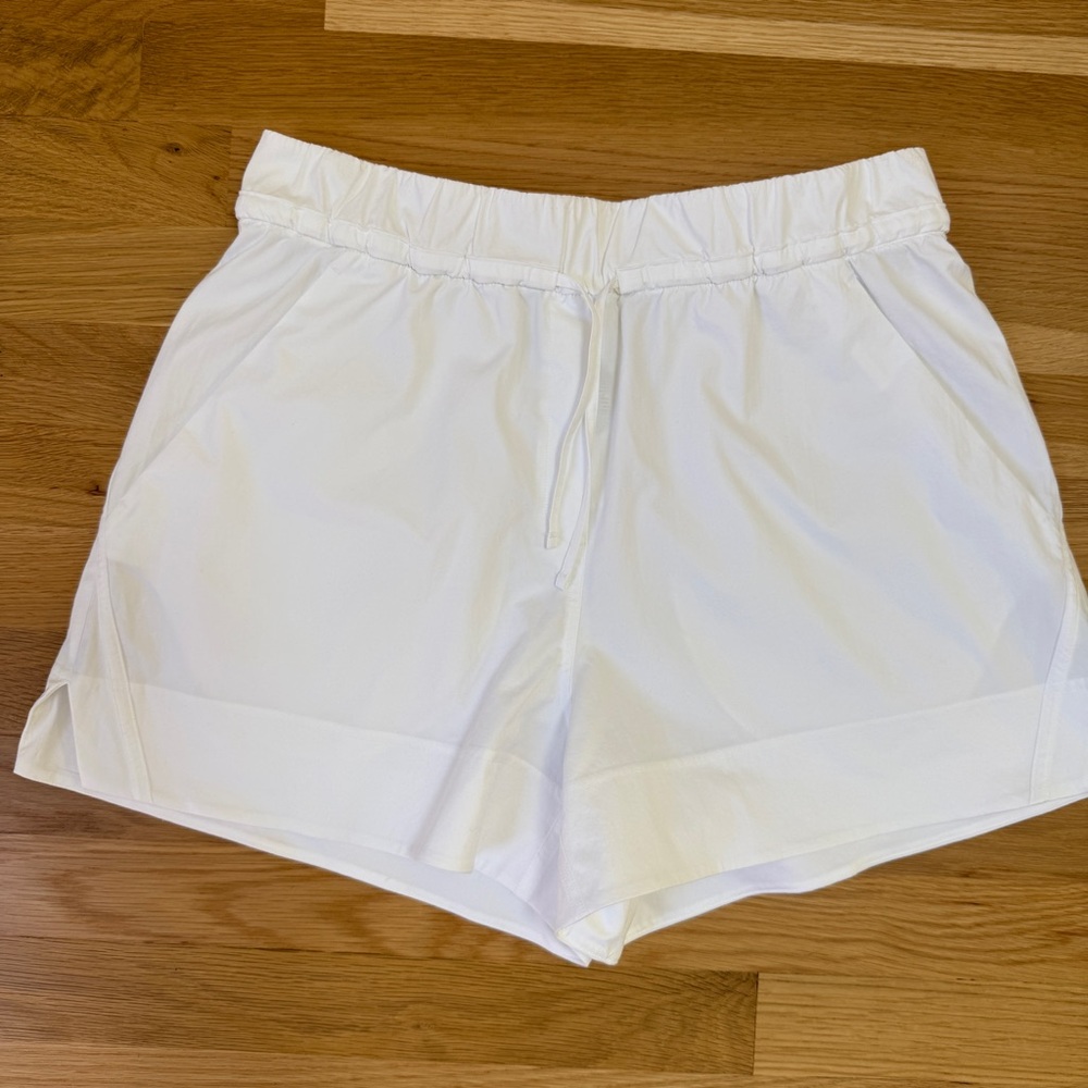 Lululemon White Shorts size medium